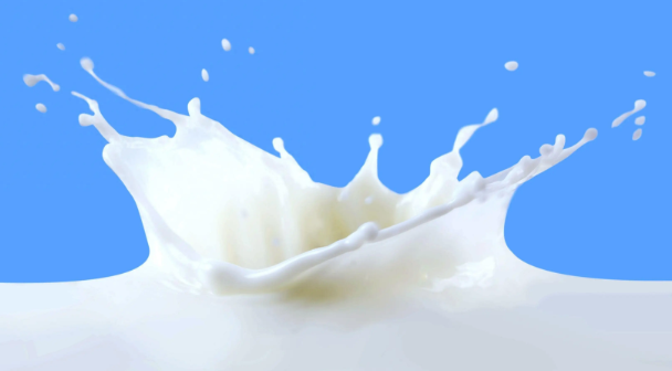 奶制品生产日期打码，常见的奶制品包材应该如何选择激光喷码机‌