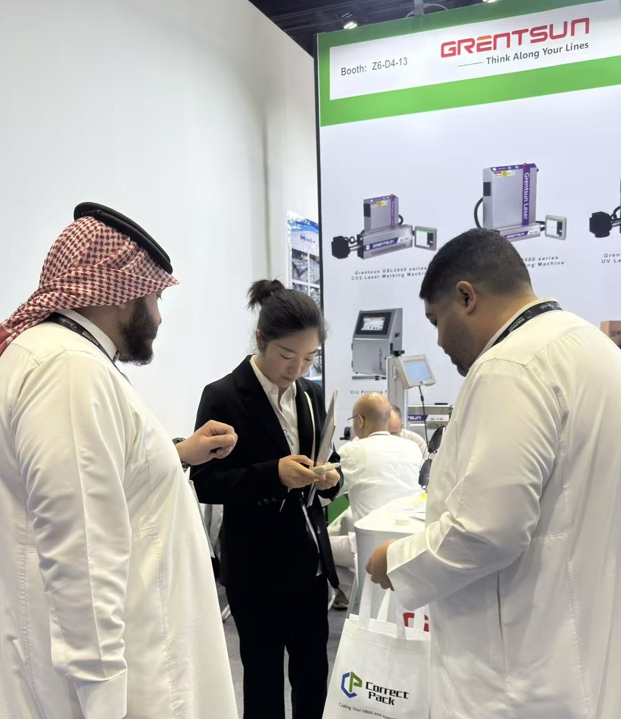 1762393117941324.jpg 8ba7482a7f039c3474e8844ede6b75b9.jpg